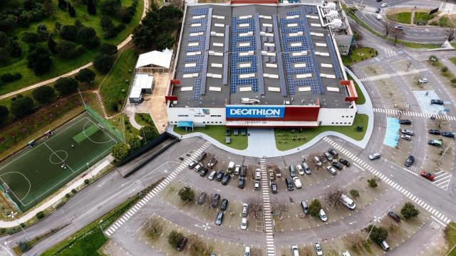 Instalación fotovoltaica en Decathlon