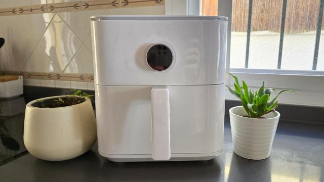 Freidora de aire de Xiaomi en la cocina