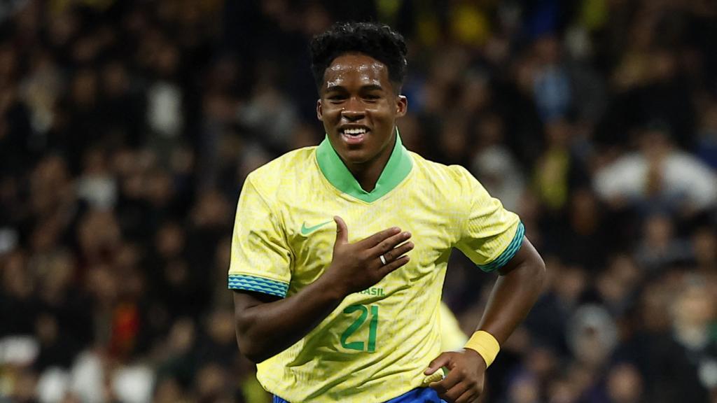 Endrick celebra su gol con Brasil en el Bernabéu en marzo de 2024