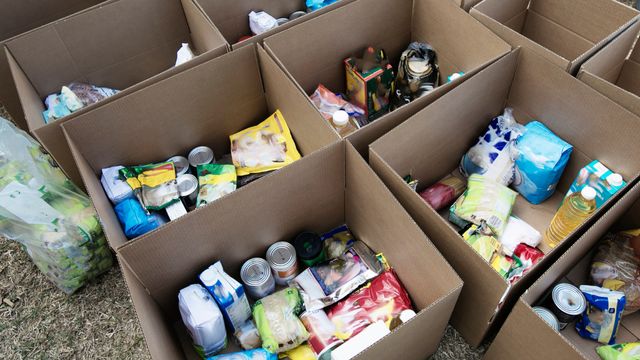 Alimentos para ser repartidos entre las personas necesitadas.