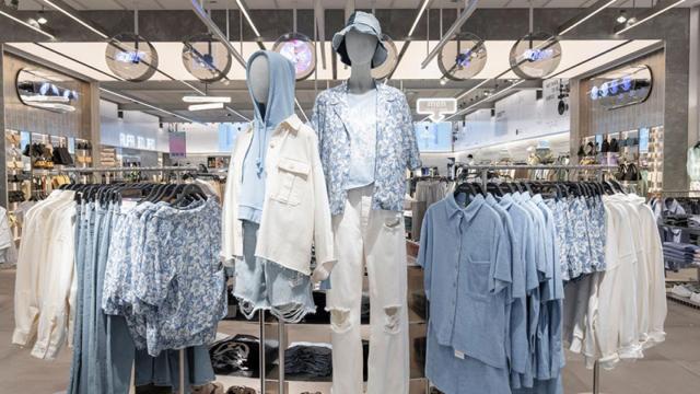 La tienda outlet de Pull&Bear en Madrid  que pocos conocen: 1,99 € la prenda y calzado desde 5,99 €.