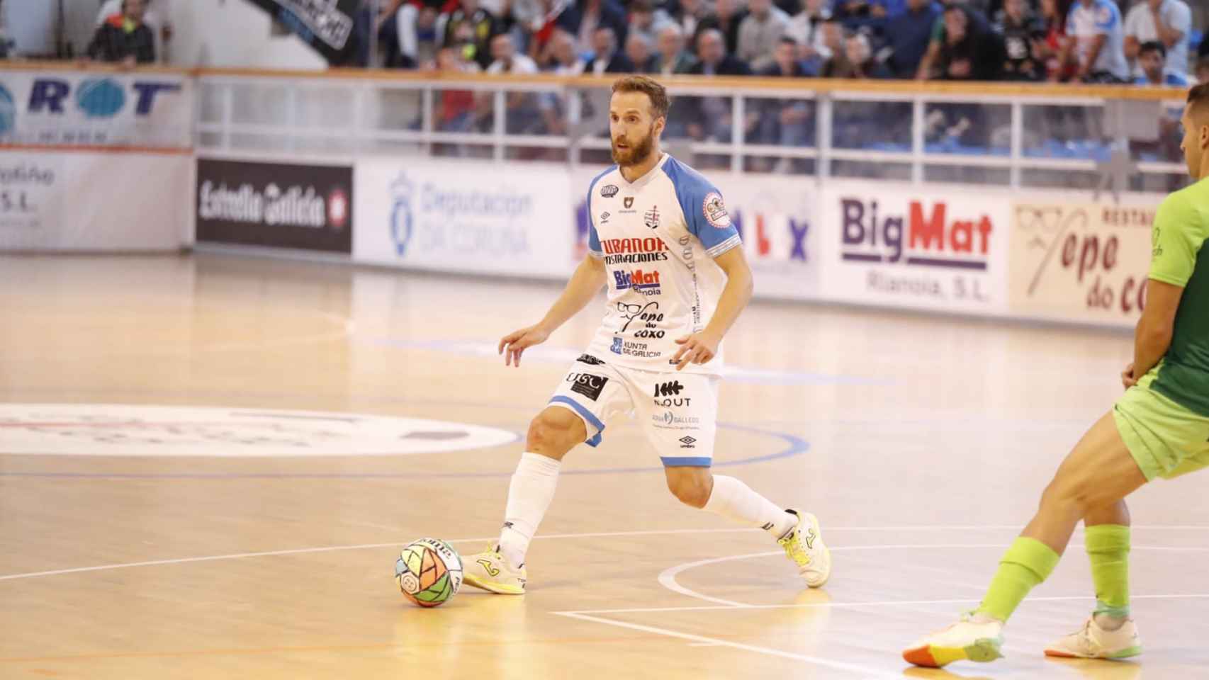 Pola con la camiseta del Noia FS durante un partido de esta temporada.
