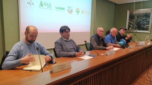 La reunión del sector agrario valenciano esta mañana en Valencia.