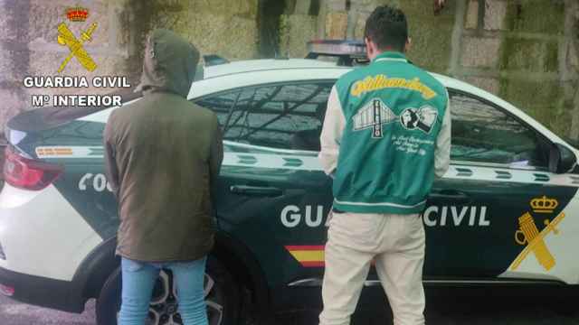 Detenidos por el robo de cartillas bancarias y dinero en A Guarda.