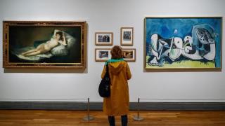 Imagen de archivo de un visitante de El Prado.