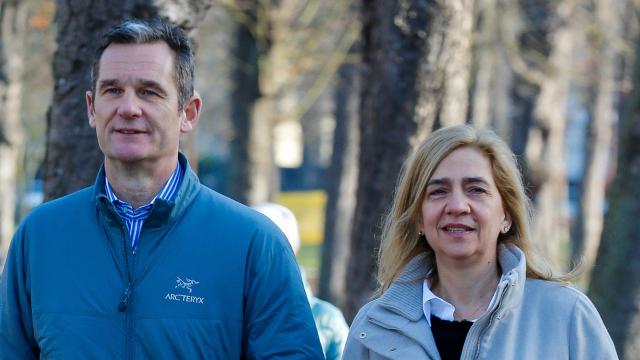 La infanta Cristina de Borbón junto al por entonces su marido, Iñaki, en una imagen en Vitoria, en 2019.