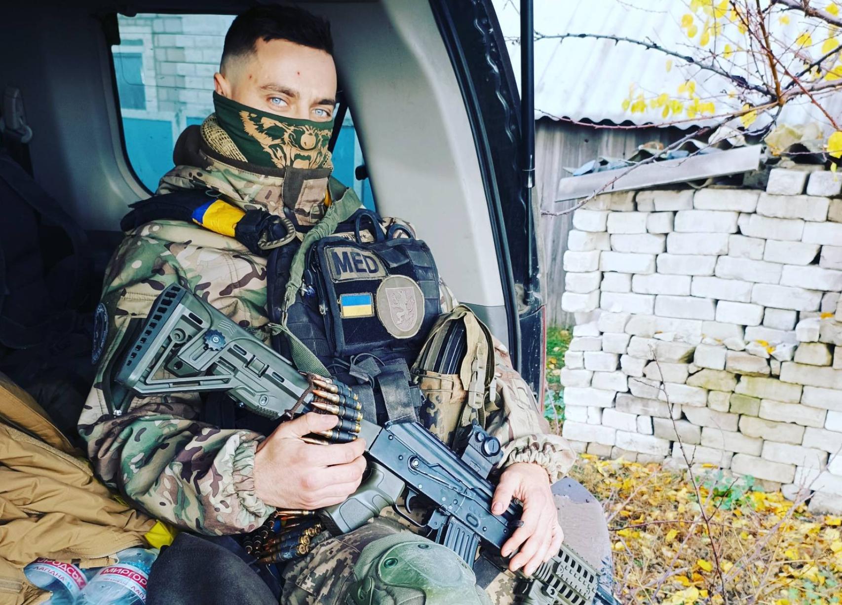 El médico de combate hispano-italiano Víctor Álvarez reside en Cantabria.