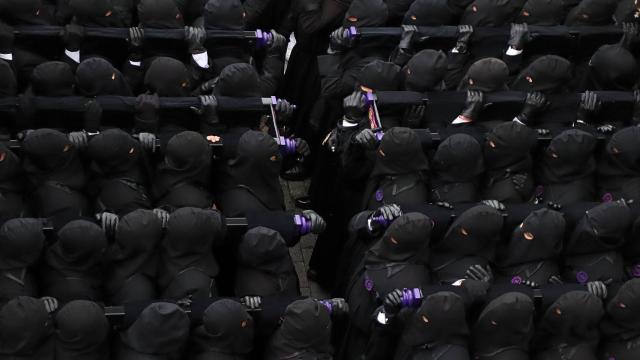 Procesión de los pasos que incluye El Encuentro en León