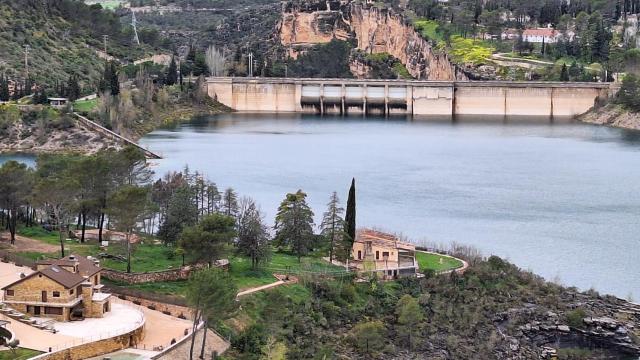 Entrepeñas y Buendía salen de la UVI, pero los ribereños exigen menos trasvases para seguir así