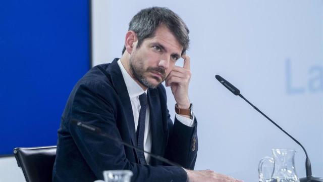 El ministro de Cultura, Ernest Urtasun, en una rueda de prensa posterior al Consejo de Ministros.