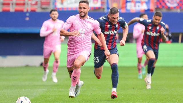 El Eibar arrolla al Eldense en el partido de este sábado en Guipúzcoa.