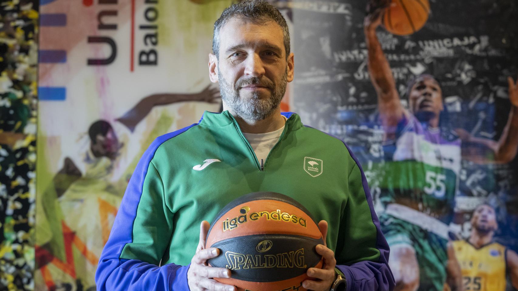 La mejores imágenes de la entrevista de Ibon Navarro con EL ESPAÑOL de Málaga