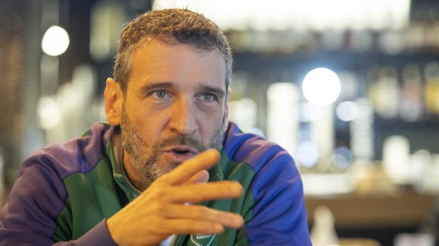 La mejores imágenes de la entrevista de Ibon Navarro con EL ESPAÑOL de Málaga