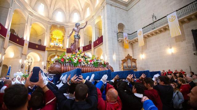 La figura del Cristo Resucitado en la concatedral de san Nicolás.