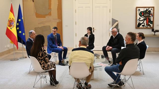 Sánchez, en una imagen reciente, reunido con representantes de la comunidad palestina el Palacio de la Moncloa.