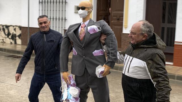 El muñeco de Koldo García en esta tradición coripeña.