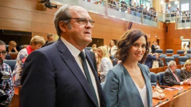 El Defensor del Pueblo lleva la Ley Trans de Ayuso al Constitucional por vulnerar los derechos de los menores