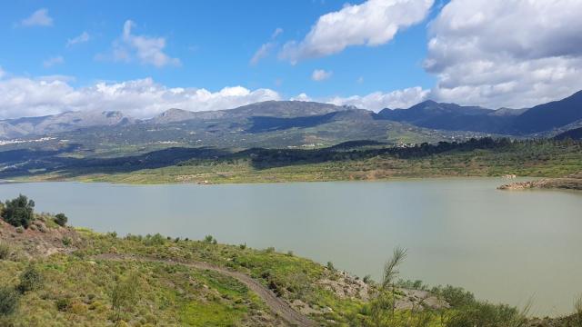 Estado del pantano de La Viñuela a principios de abril.