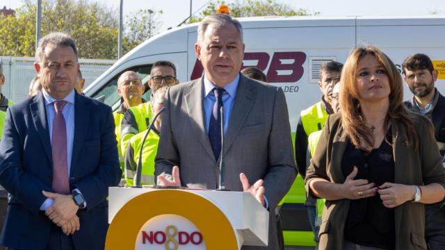 El alcalde, este lunes en la presentación de los nuevos medios de Lipasam.