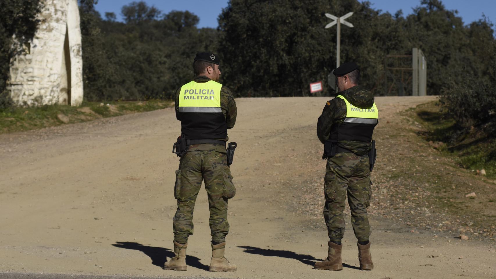 Militares en Cerro Muriano.