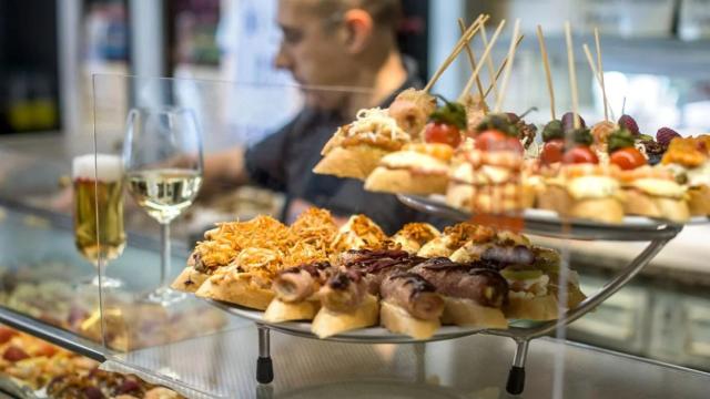 Una barra de bar.