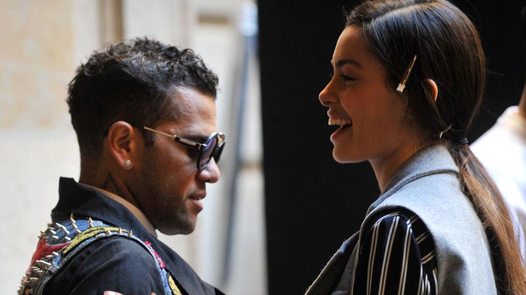 Joana Sanz y Dani Alves en una imagen de 2016.