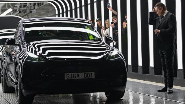 Elon Musk en la planta de Berlín de Tesla.