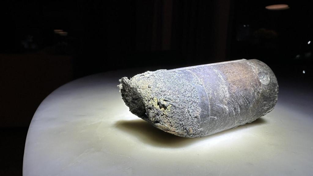 El pedazo de basura en cuestión que cayó en casa de Otero.
