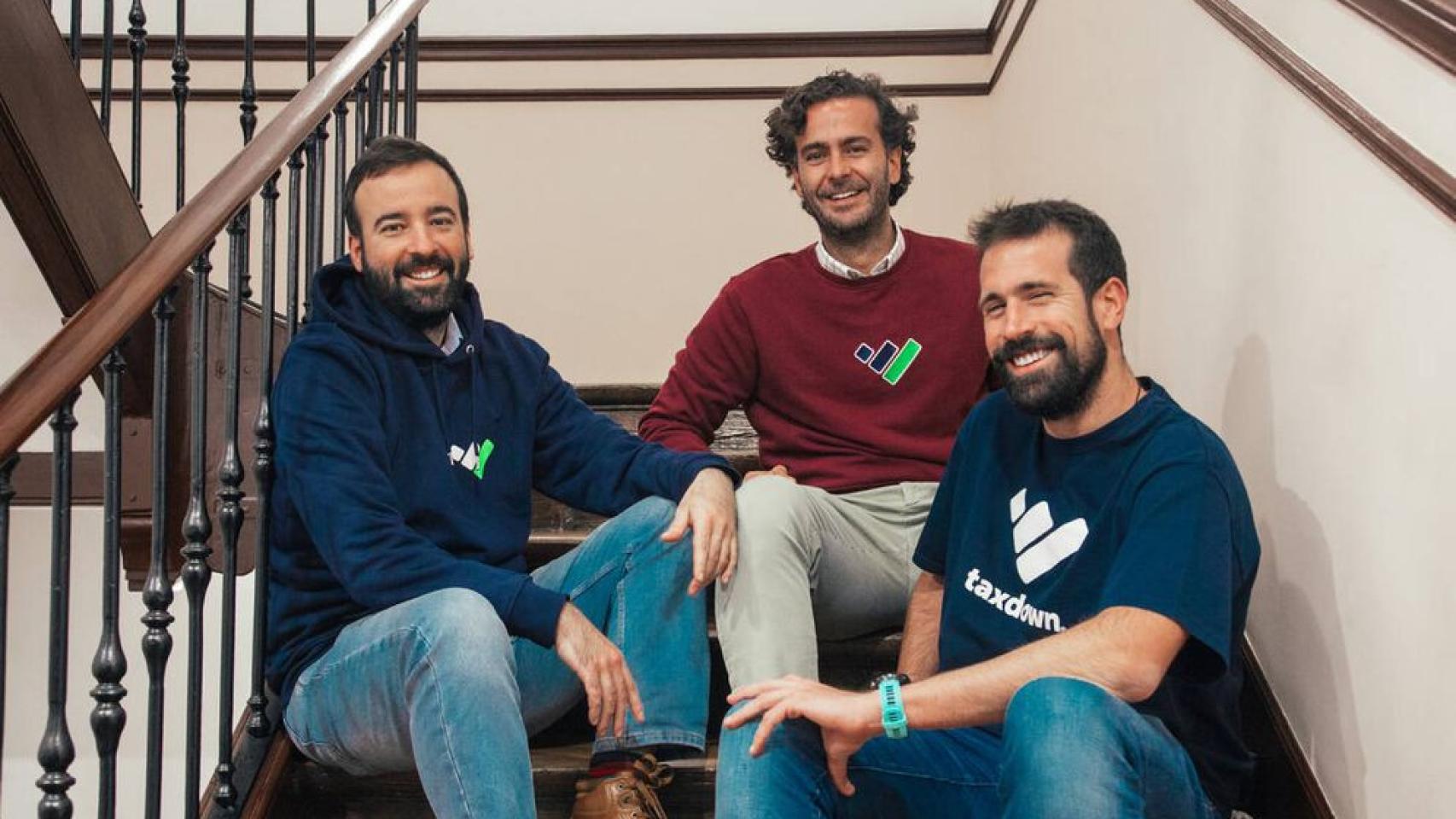 De izquierda a derecha, Joaquín Fernández, Álvaro Falcones y Enrique García, los fundadores de TaxDown.