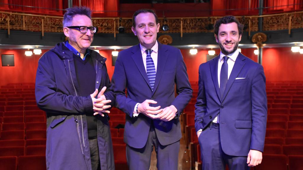 El director de la Seminci, José Luis Cienfuegos; el presidente de la Diputación de Valladolid, Conrado Íscar; y el presidente de la Fundación Godofredo Garabito Gregorio, Guillermo Garabito en la presentación de la edición del año pasado.
