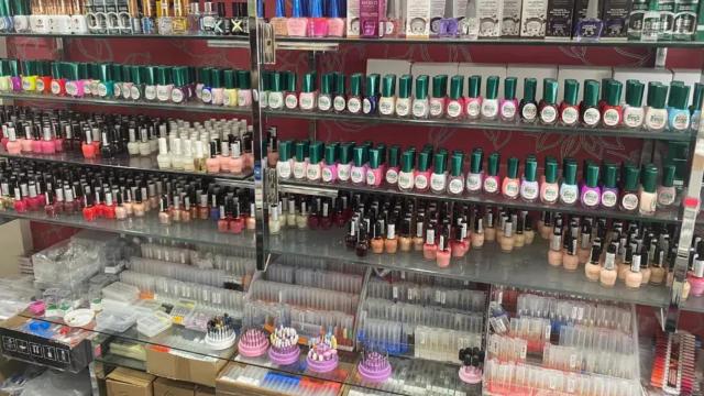 Imagen de archivo de una incautación de cosméticos a cargo de la Policía Municipal de Madrid.