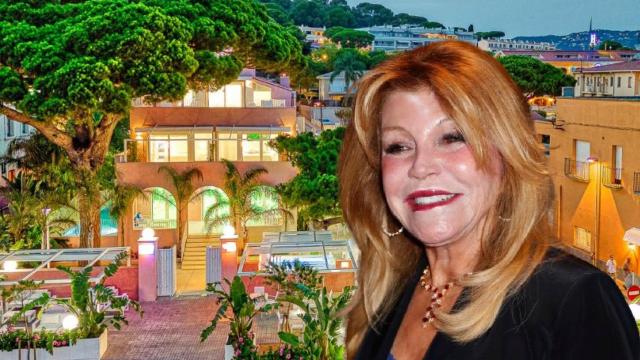Tita Cervera junto a The Pink Elephant.