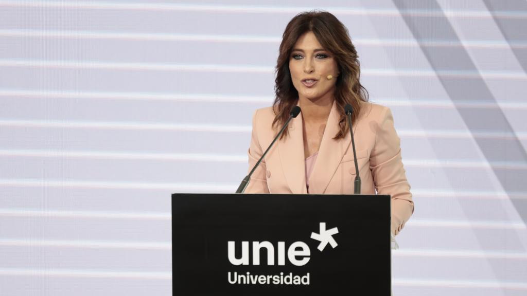 Helena Resano durante un acto de la UNIE.