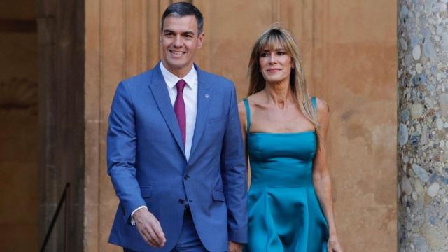 Pedro Sánchez y Begoña Gómez, en la cumbre de la Comunidad Política Europea en Granada, en octubre pasado.
