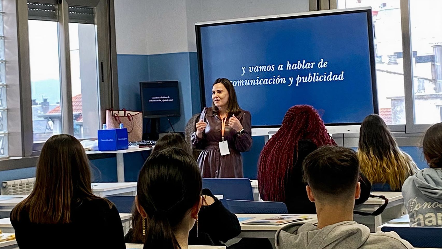 Uno de los talleres de orientación laboral impartido en el Colegio Mariano de Vigo.