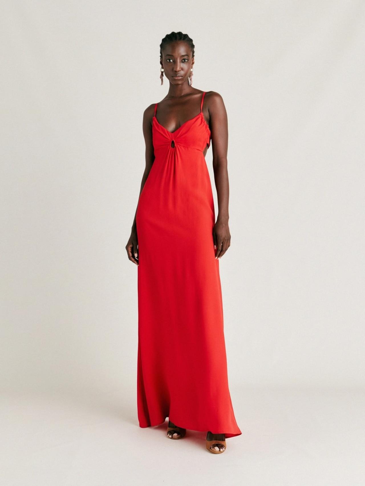 Vestidos de invitadas rojos que triunfan en España