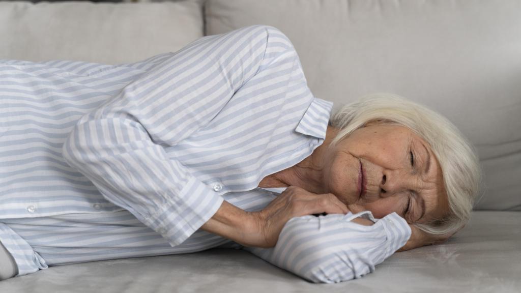 Mujer durmiendo.