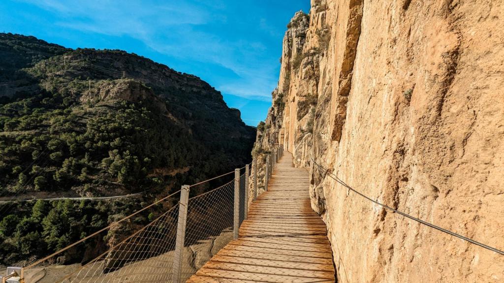 Puente que une los cañones del Caminito del Rey.