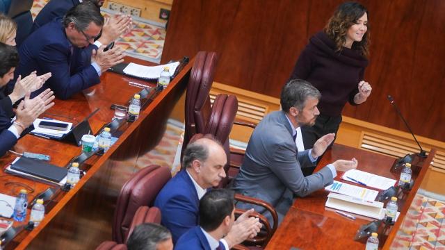 Isabel Díaz Ayuso, presidenta de la Comunidad de Madrid en el pleno de la Asamblea de este jueves, 4 de abril.