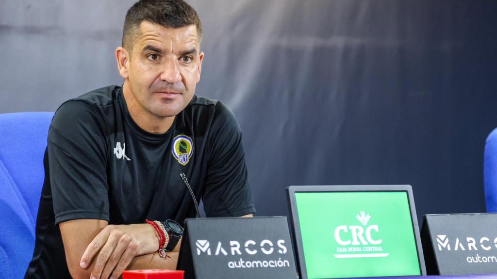 El entrenador del Hércules, Rubén Torrecilla.
