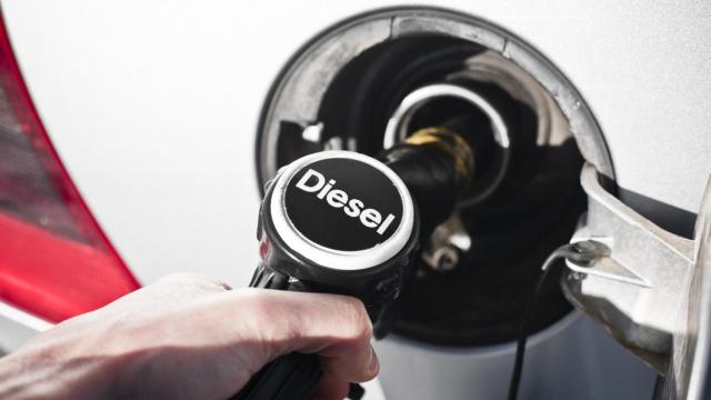 Imagen de un depósito de un coche diésel.