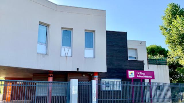 La entrada del colegio Arthur Rimbaud, en Montpellier, donde fue agredida la joven Samara.