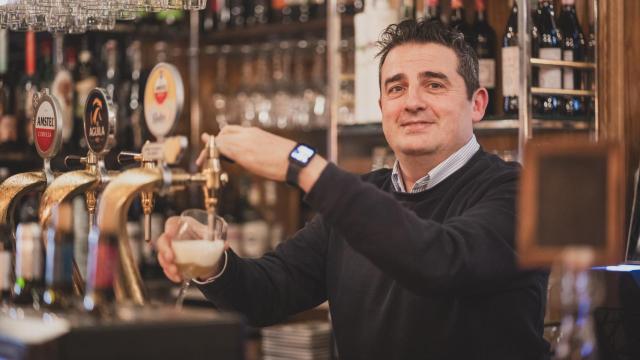 Los locales El Cuco y Cotton Club de Alfonso Gómez popularizaron el concepto de 'tardeo' en España, a pesar de que Murcia y Alicante se arrogan la iniciativa.