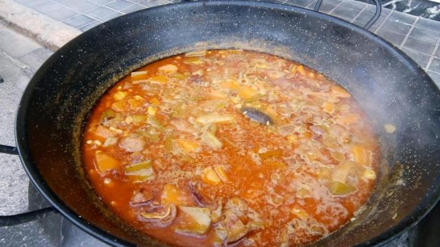 Plato de arroz con 'fesols i naps' cocinado en el concurso de Catadau (Valencia).