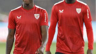 Nico e Iñaki Williams, durante el calentamiento.