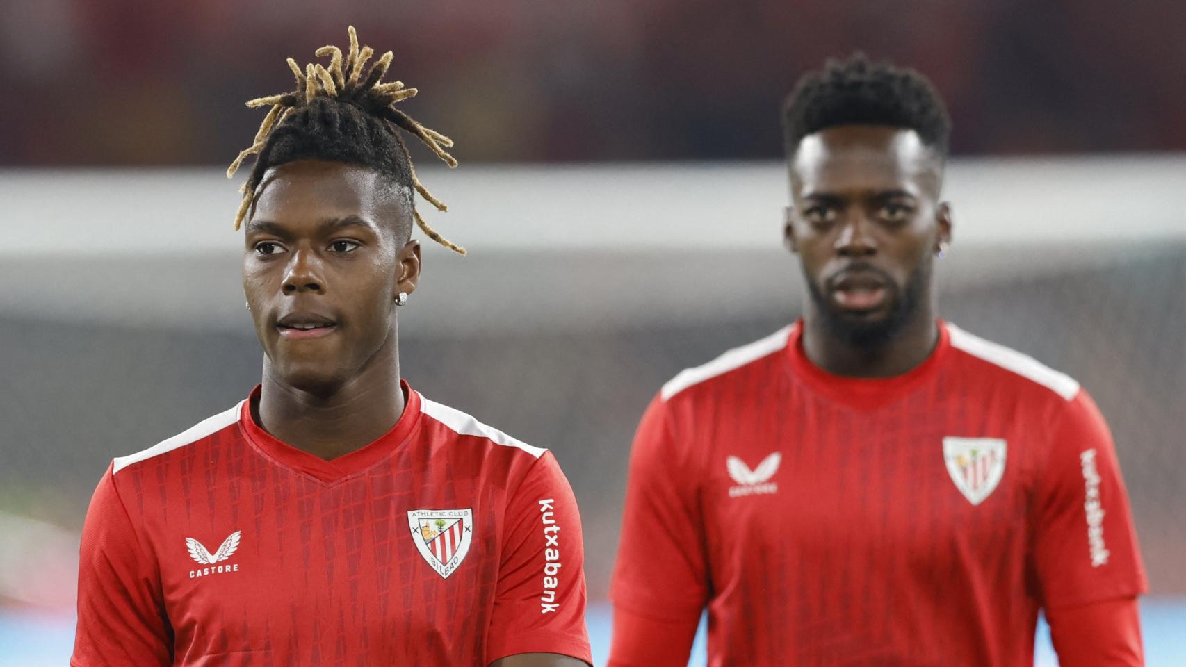 Nico e Iñaki Williams, durante el calentamiento.