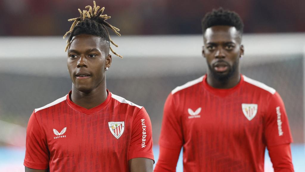 Nico e Iñaki Williams, durante el calentamiento.