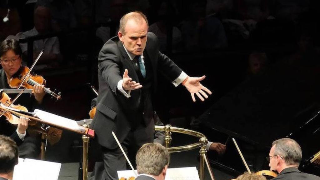 El director de orquesta François-Xavier Roth. Foto: Mark Allen