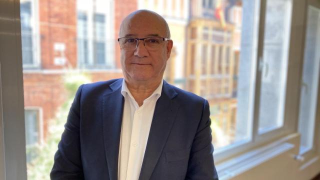 El presidente del Consejo Regional de Enfermería de Castilla y León, Enrique Ruiz Forner