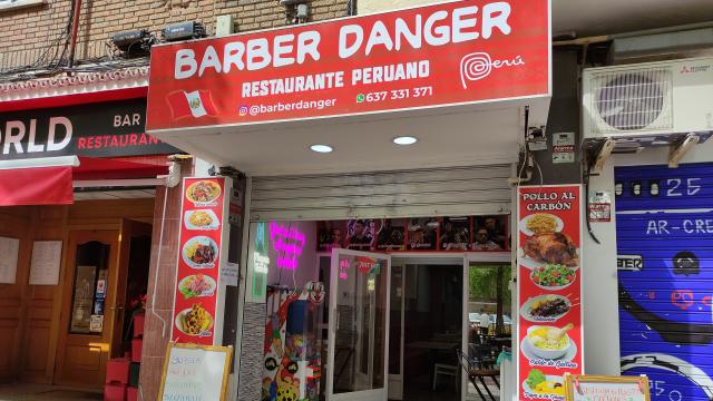 Fachada del restaurante Barber Danger, este domingo 7 de abril, en Carabanchel.